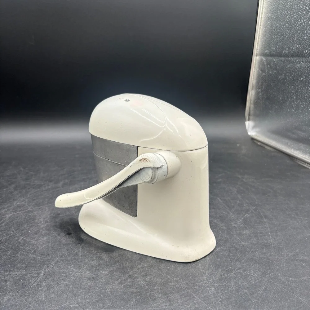 Vtg Decor Rival Juice-O-Mat Manual Citrus Juicer Cream Enamel Art Deco Streamlin